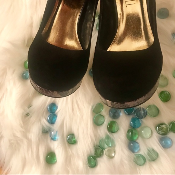 Via Neroli Suede Platform Pumps - Picture 4 of 7